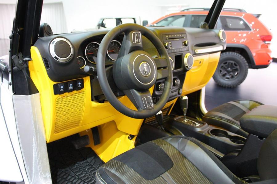  Jeep Wrangler Stitch Concept 2013 года  (фото 10 из 21)